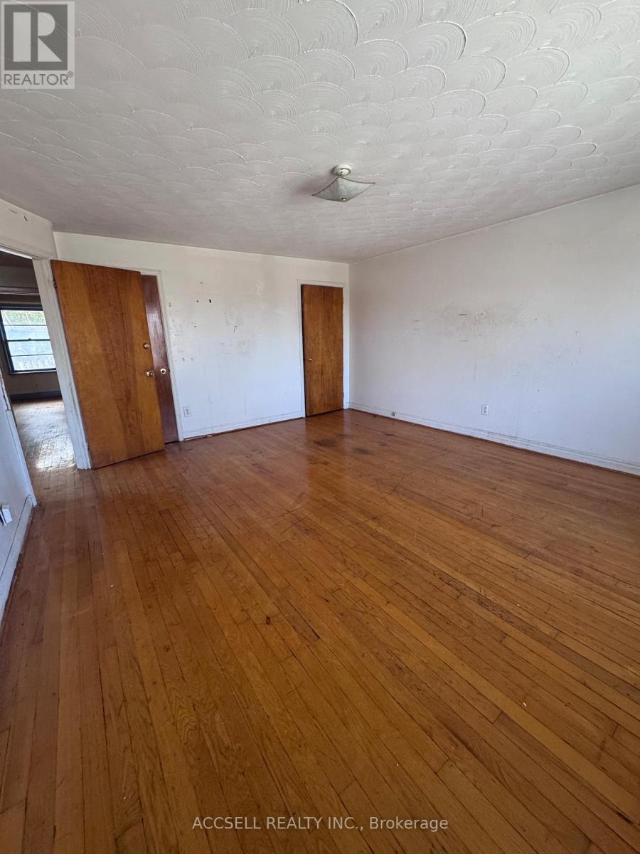 1122 Aldea Avenue, Ottawa, Ontario K1H 8C2 - Photo 15 - X12276110