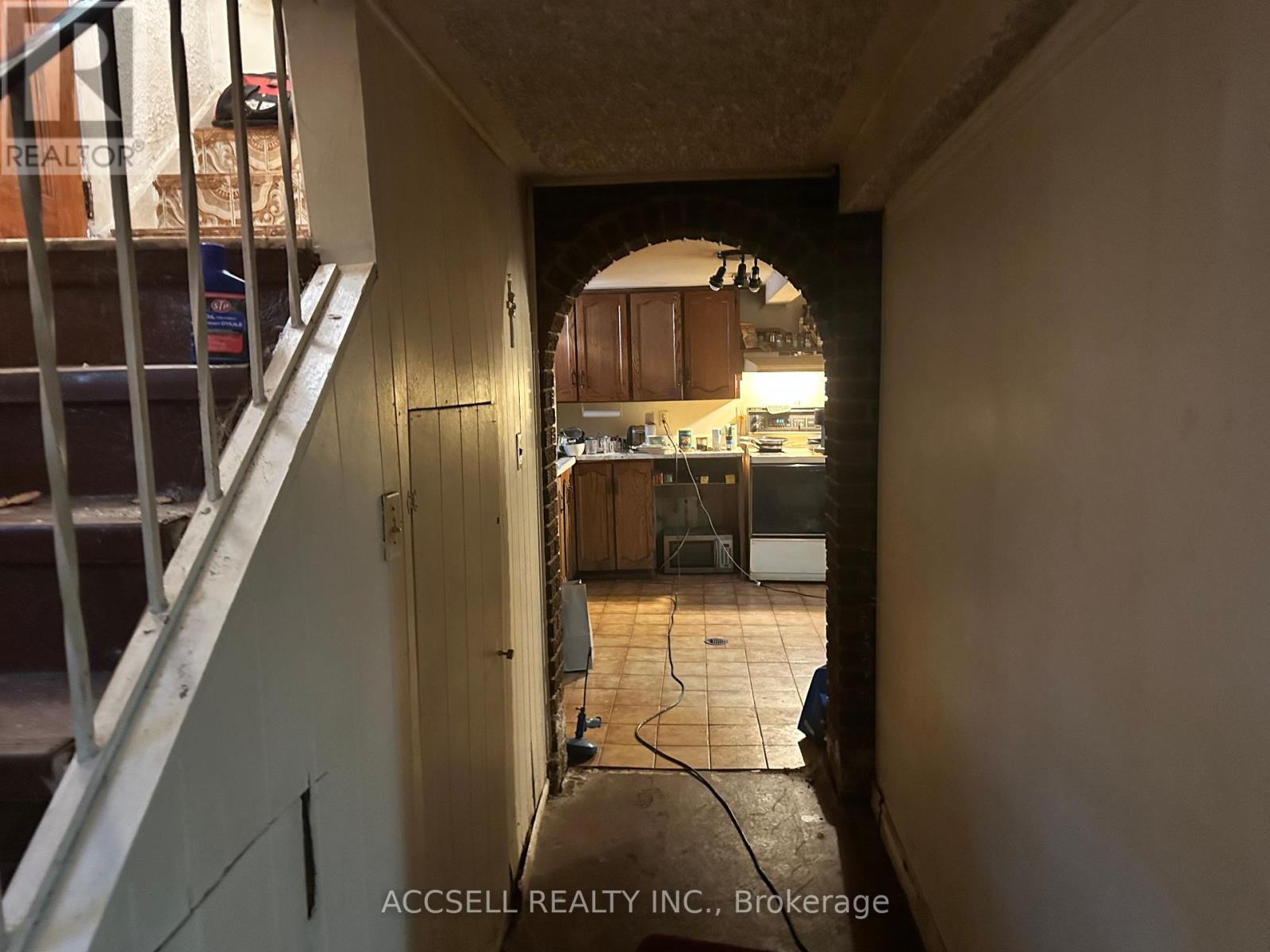 1122 Aldea Avenue, Ottawa, Ontario K1H 8C2 - Photo 17 - X12276110