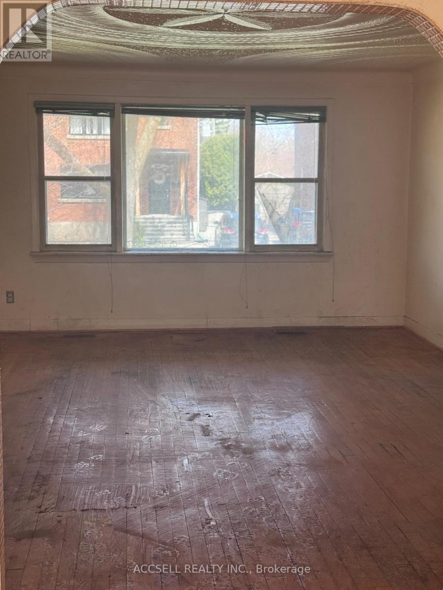 1122 Aldea Avenue, Ottawa, Ontario K1H 8C2 - Photo 3 - X12276110