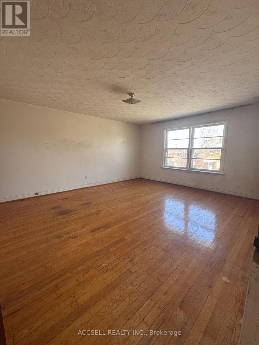 1122 Aldea Avenue, Ottawa, Ontario K1H 8C2 - Photo 5 - X12276110