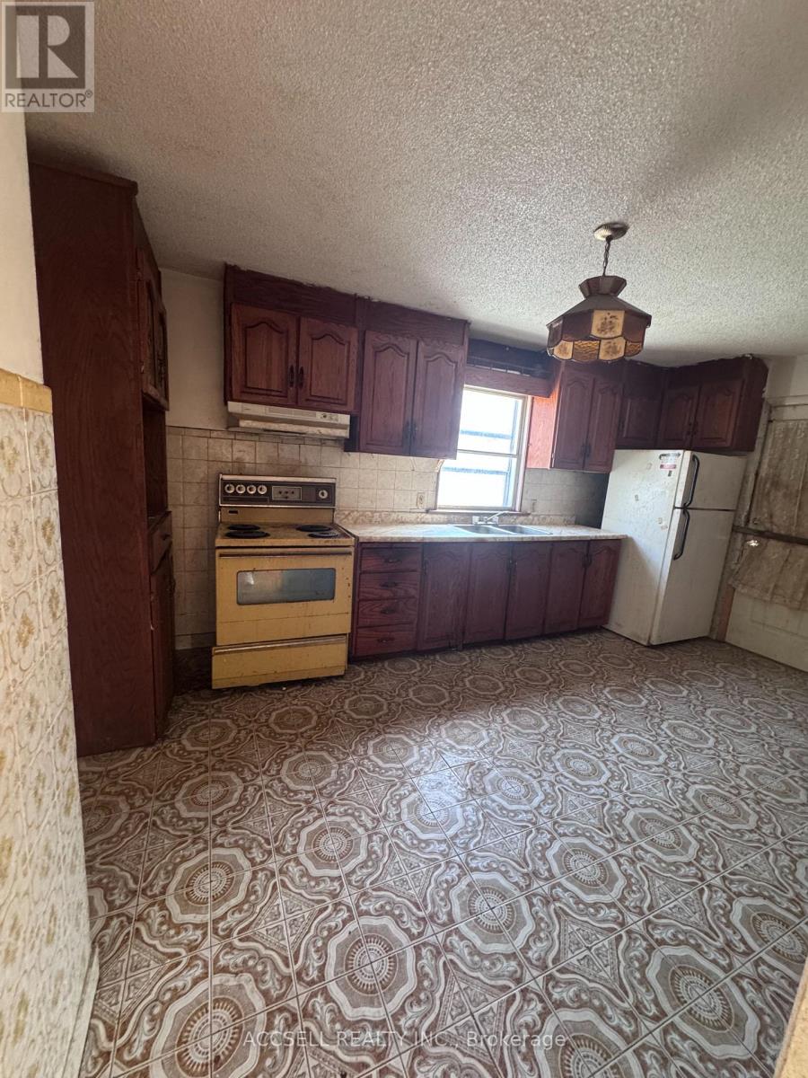 1122 Aldea Avenue, Ottawa, Ontario K1H 8C2 - Photo 8 - X12276110