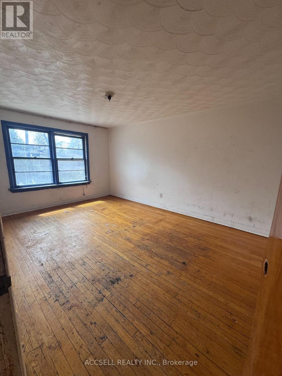 1122 Aldea Avenue, Ottawa, Ontario K1H 8C2 - Photo 9 - X12276110