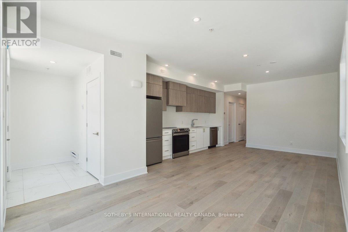 Property at 683 MELBOURNE AVENUE image 3