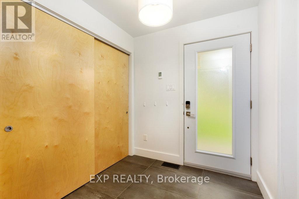Property at 179 MOUNTBATTEN AVENUE image 4