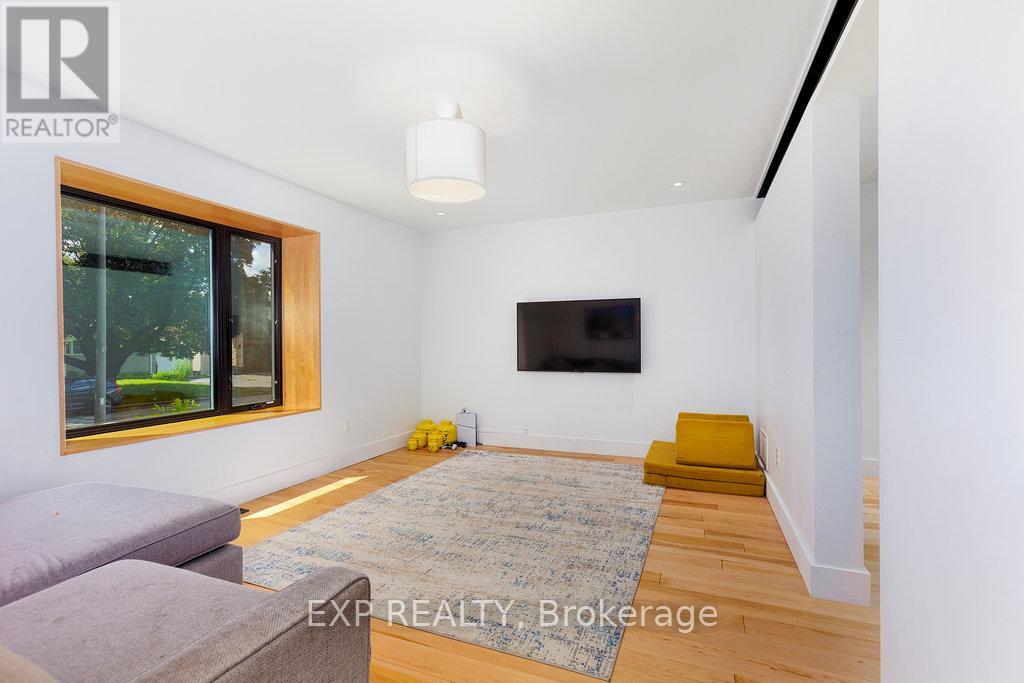 Property at 179 MOUNTBATTEN AVENUE image 5