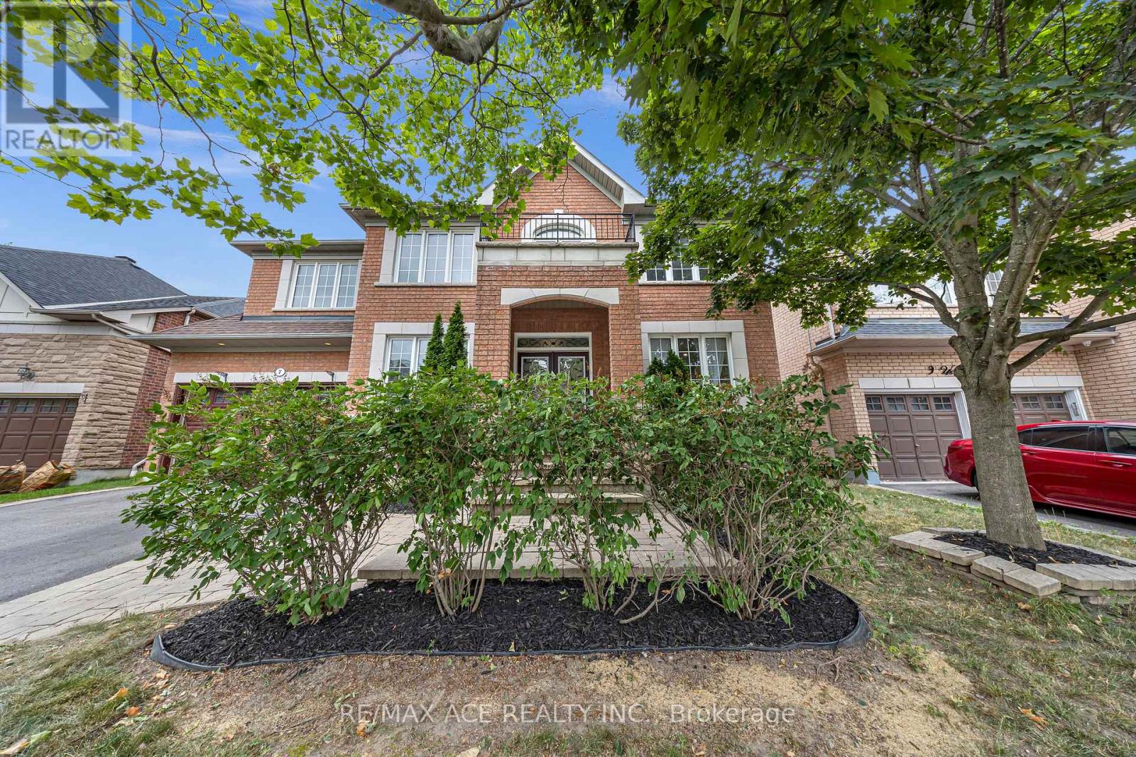 Property at 7 WESTON CRESCENT image 4