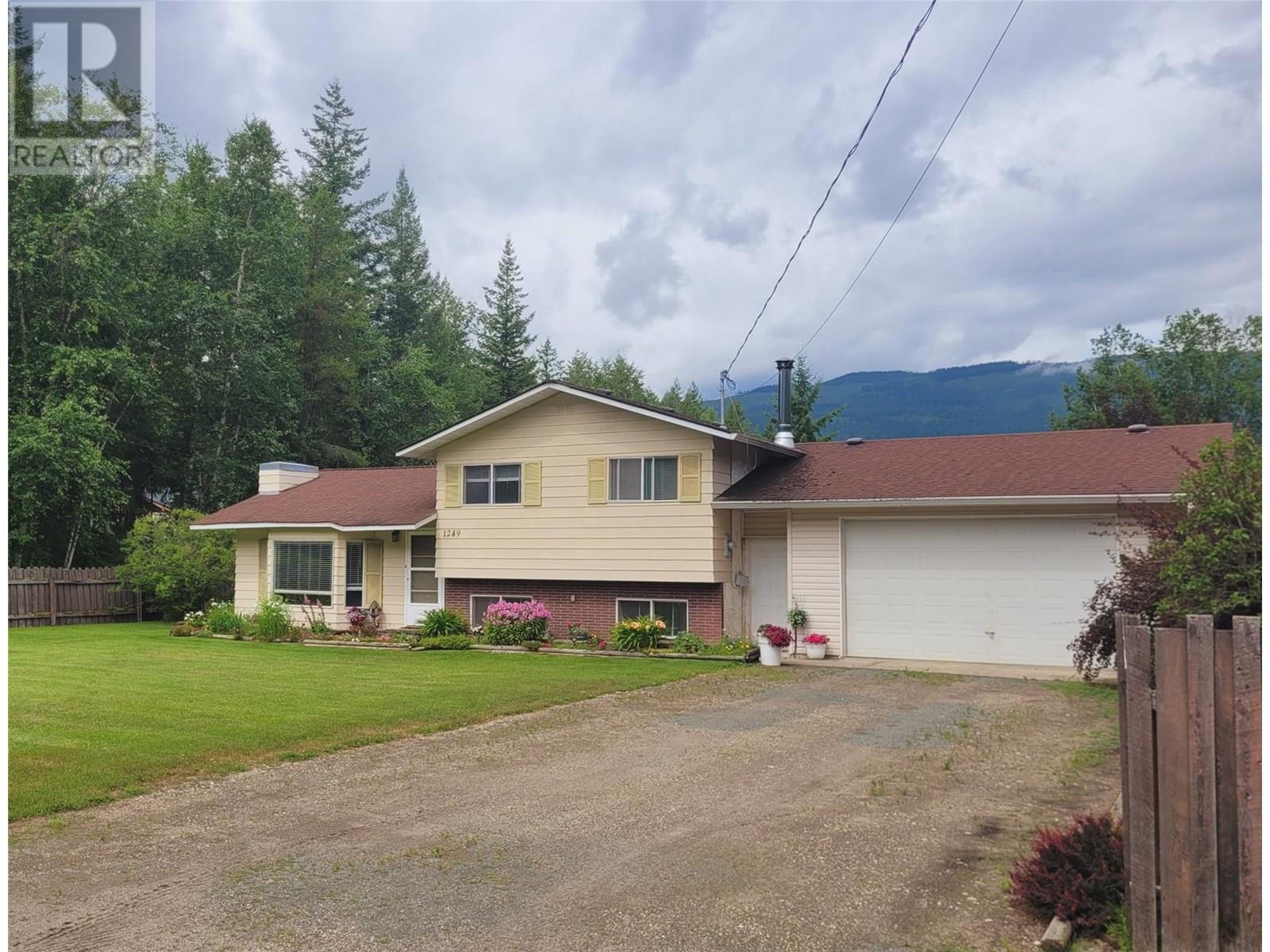 1249 Thompson Drive, Clearwater, British Columbia  V0E 1N0 - Photo 37 - 10355461