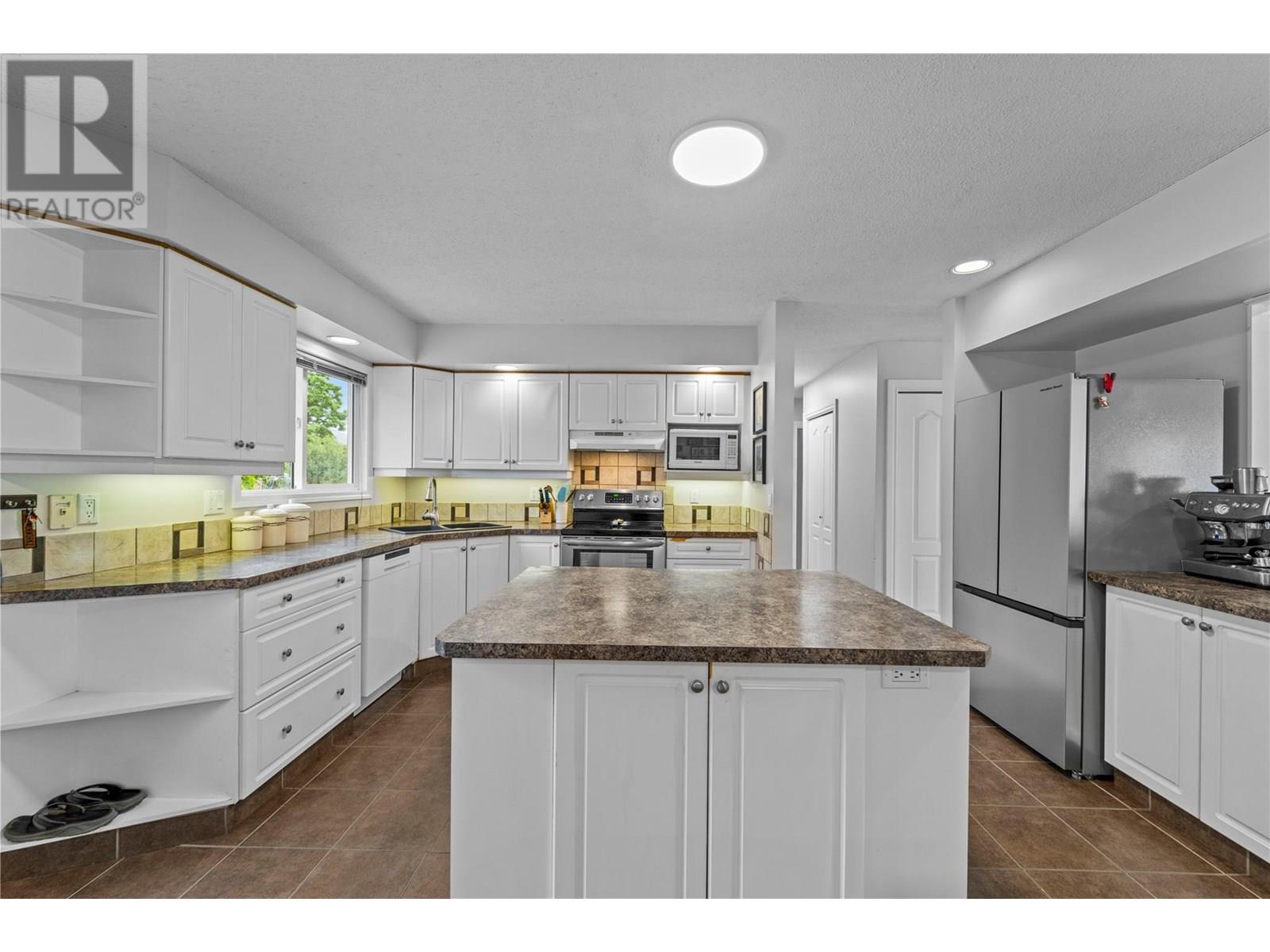 Property at 2584 TUPELA Drive image 3
