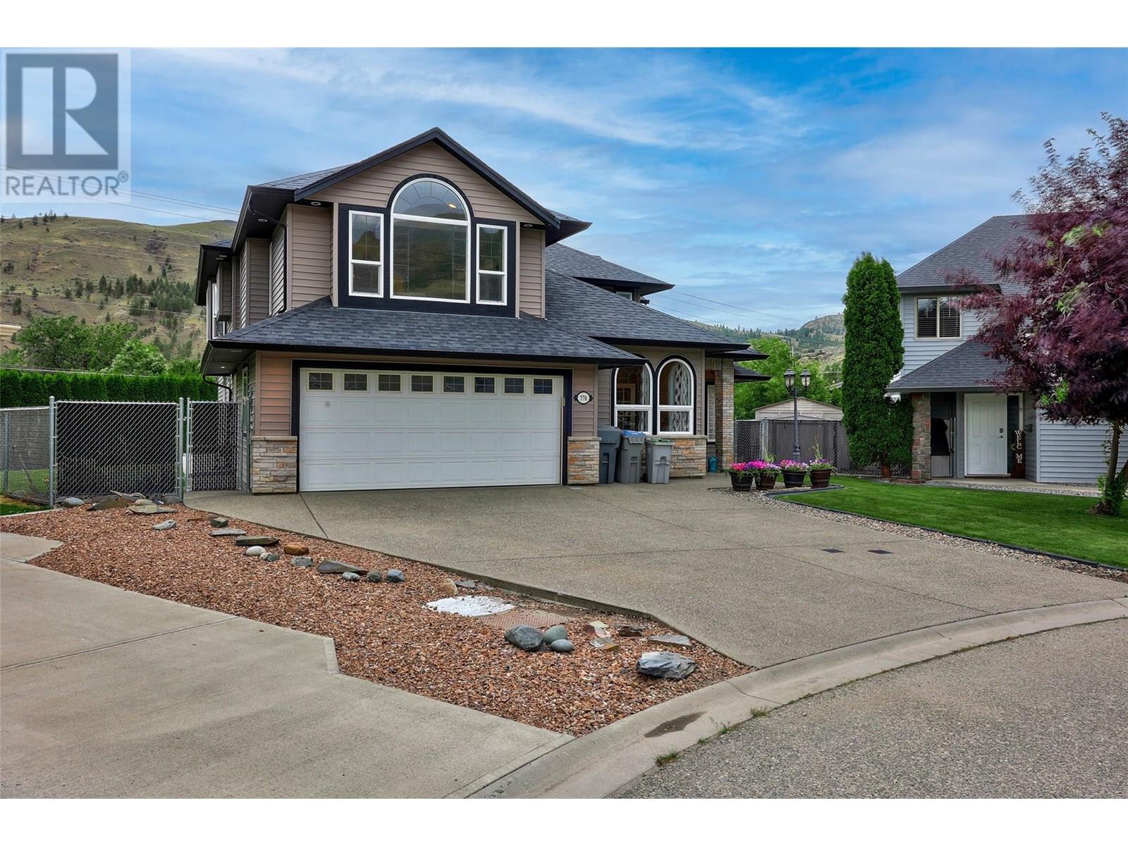 Property at 770 MCCURRACH Road image 2