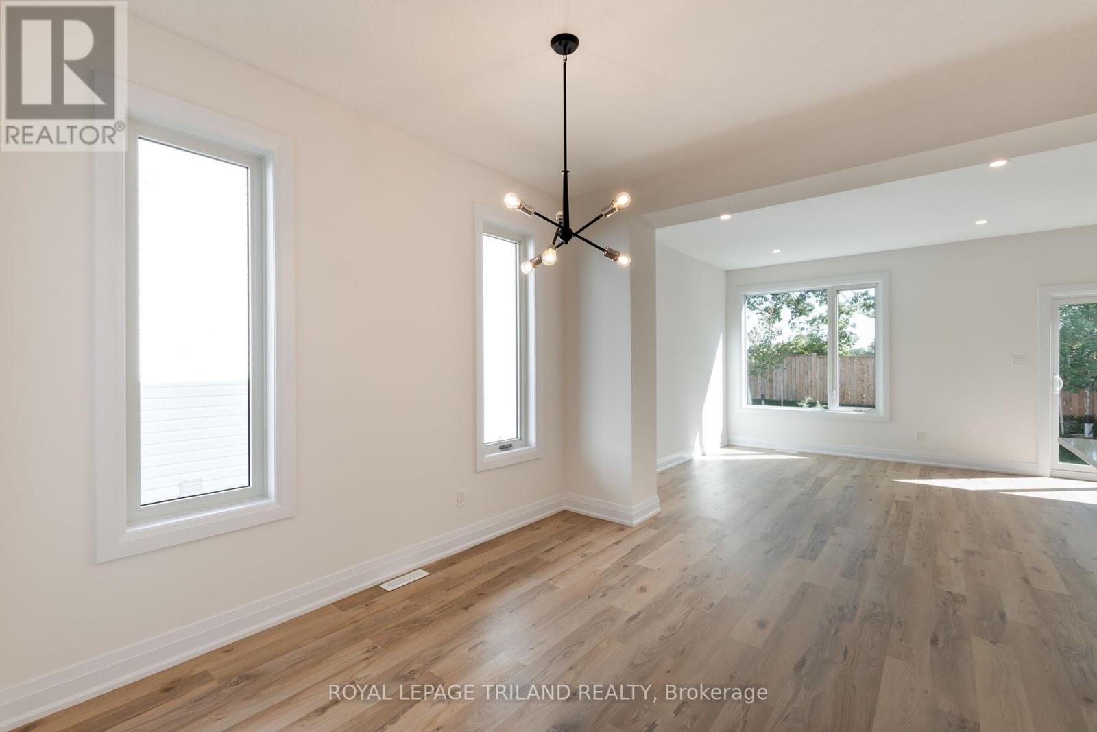 20 - 101 Swales Avenue, Strathroy-Caradoc (Sw), Ontario  N7G 0C1 - Photo 9 - X12276167