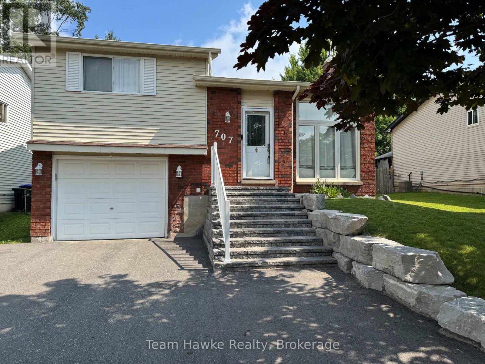 Property at 707 ALGONQUIN DRIVE image 1