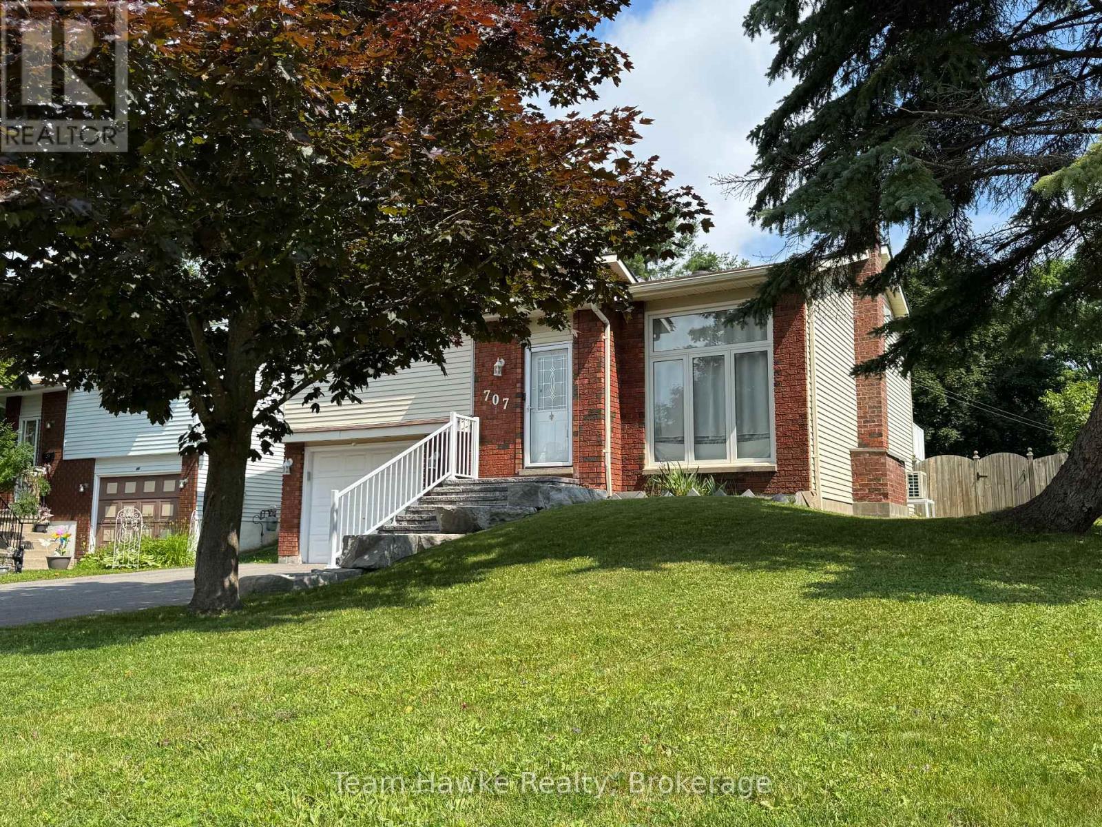 Property at 707 ALGONQUIN DRIVE image 2