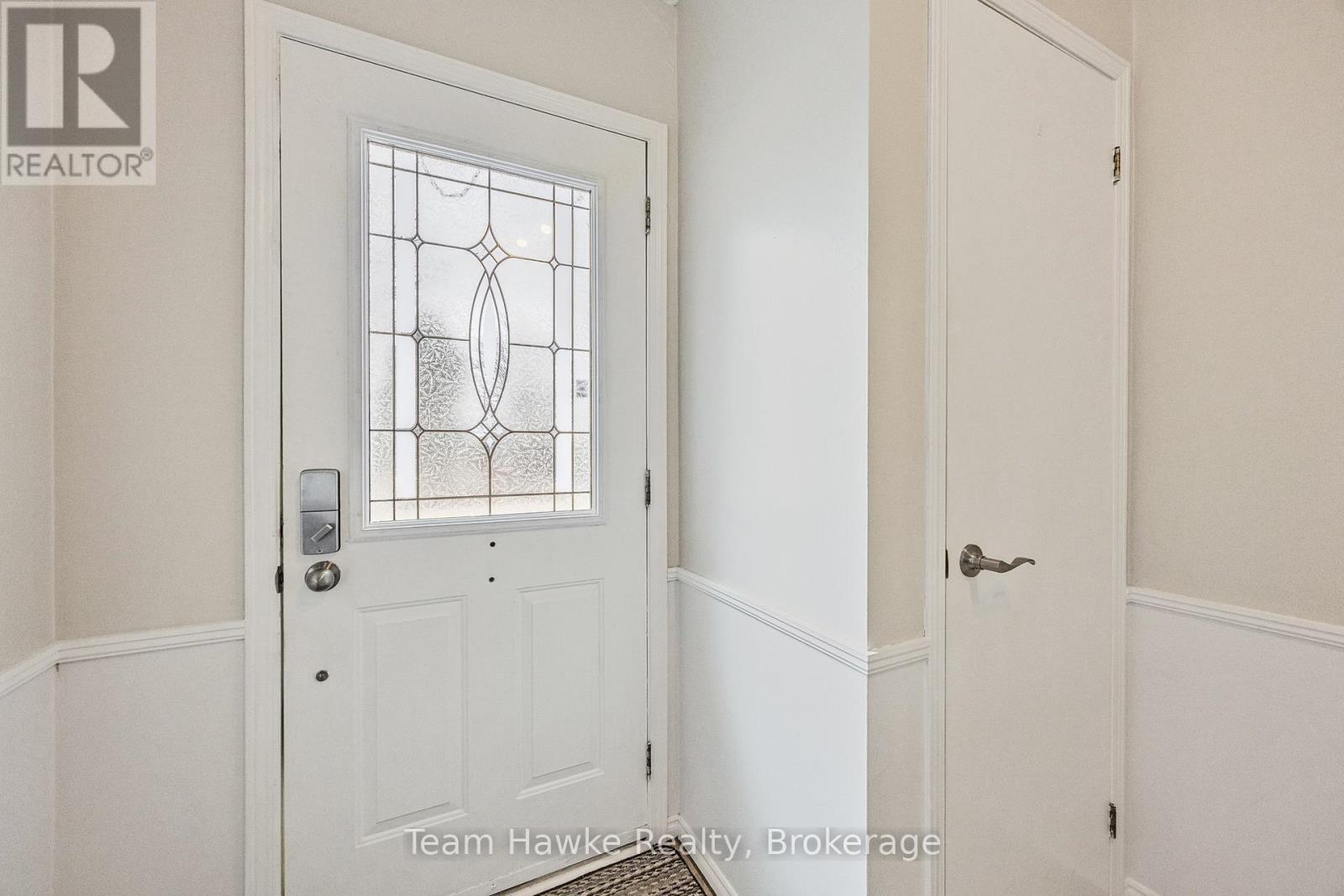 Property at 707 ALGONQUIN DRIVE image 4