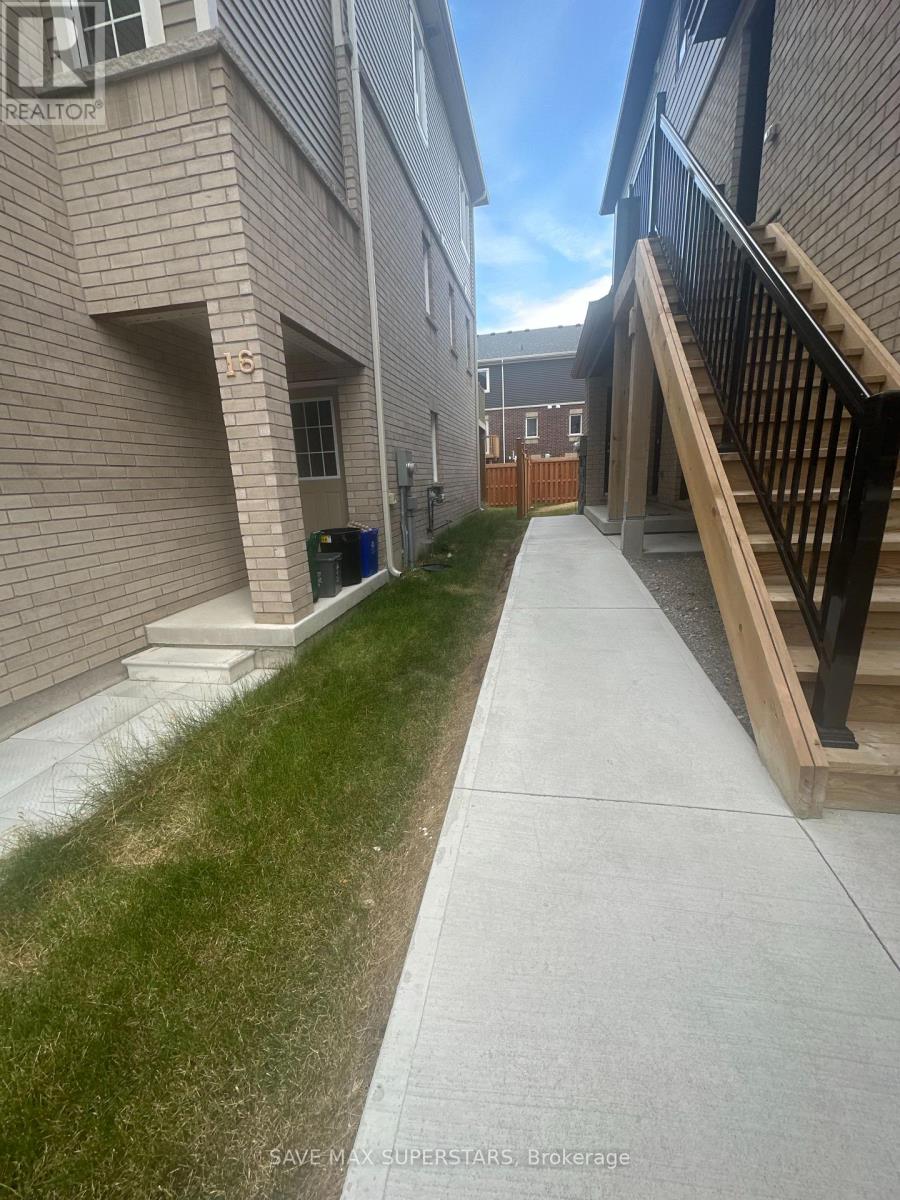 1 - 14 Wagon Lane, Barrie, Ontario  L9J 0V1 - Photo 3 - S12266212