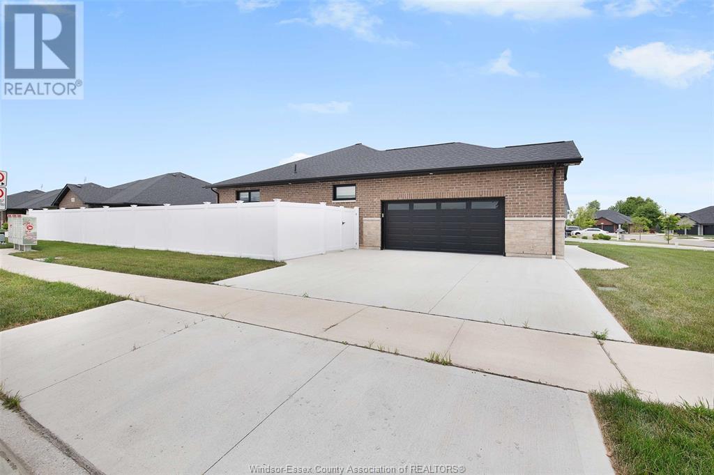 Property at 401 PEARSON AVENUE image 3