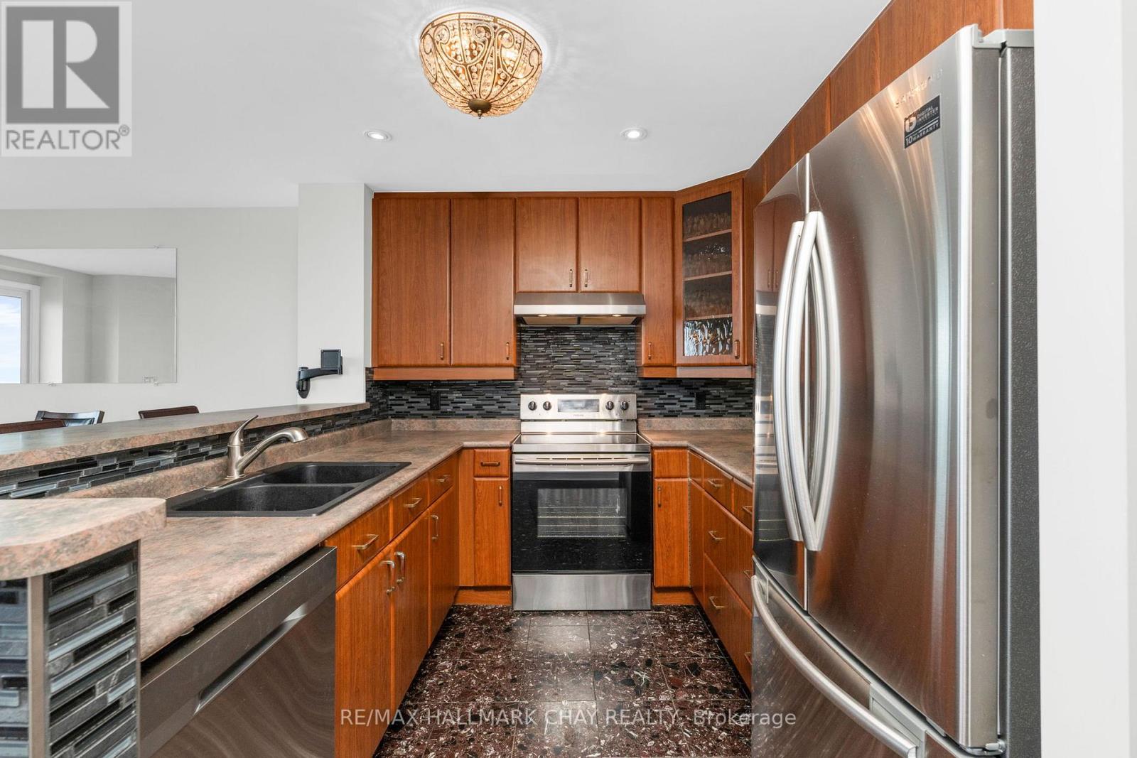 910 - 2 Toronto Street, Barrie, Ontario  L4N 9R2 - Photo 7 - S12276132