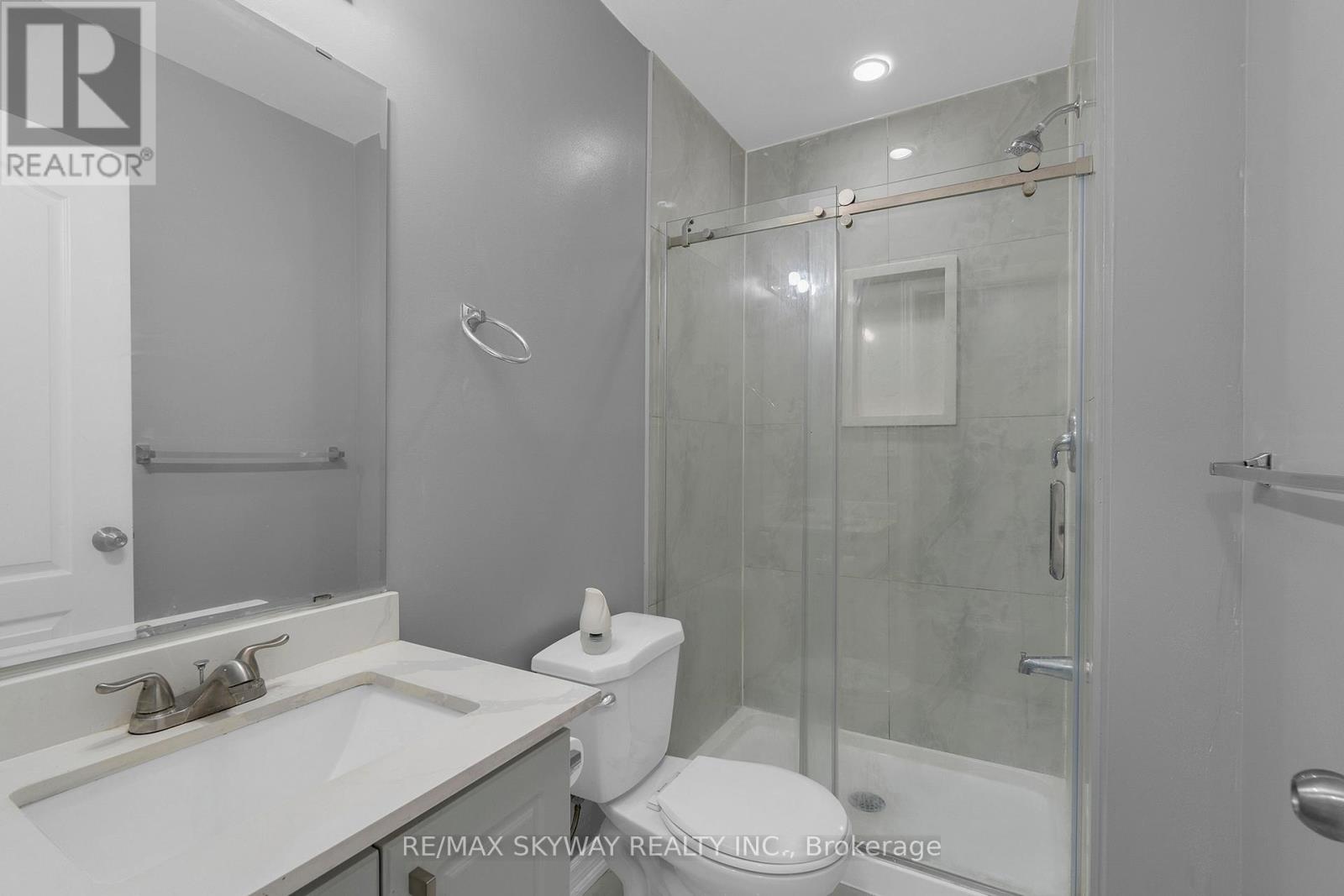 19 Rednor Drive, Brampton (Brampton East), Ontario  L6P 1P4 - Photo 27 - W12193651
