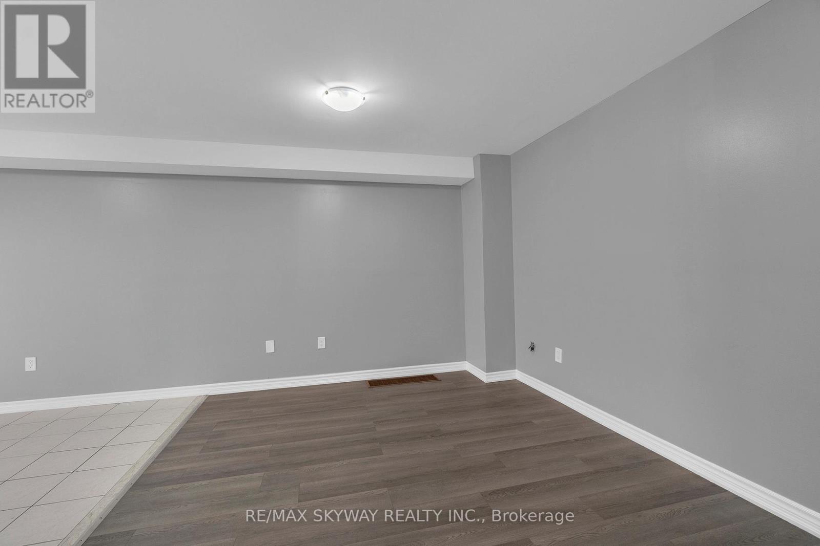 19 Rednor Drive, Brampton (Brampton East), Ontario  L6P 1P4 - Photo 11 - W12193651