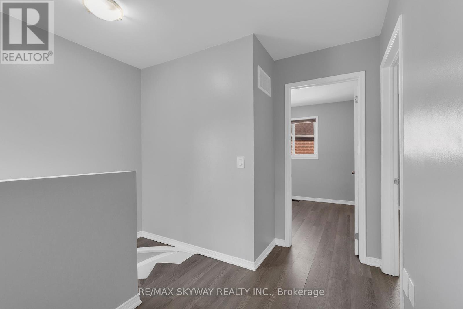 19 Rednor Drive, Brampton (Brampton East), Ontario  L6P 1P4 - Photo 28 - W12193651