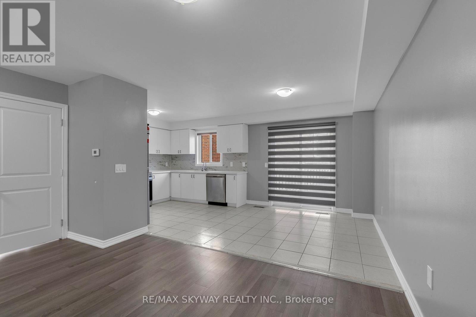 19 Rednor Drive, Brampton (Brampton East), Ontario  L6P 1P4 - Photo 12 - W12193651