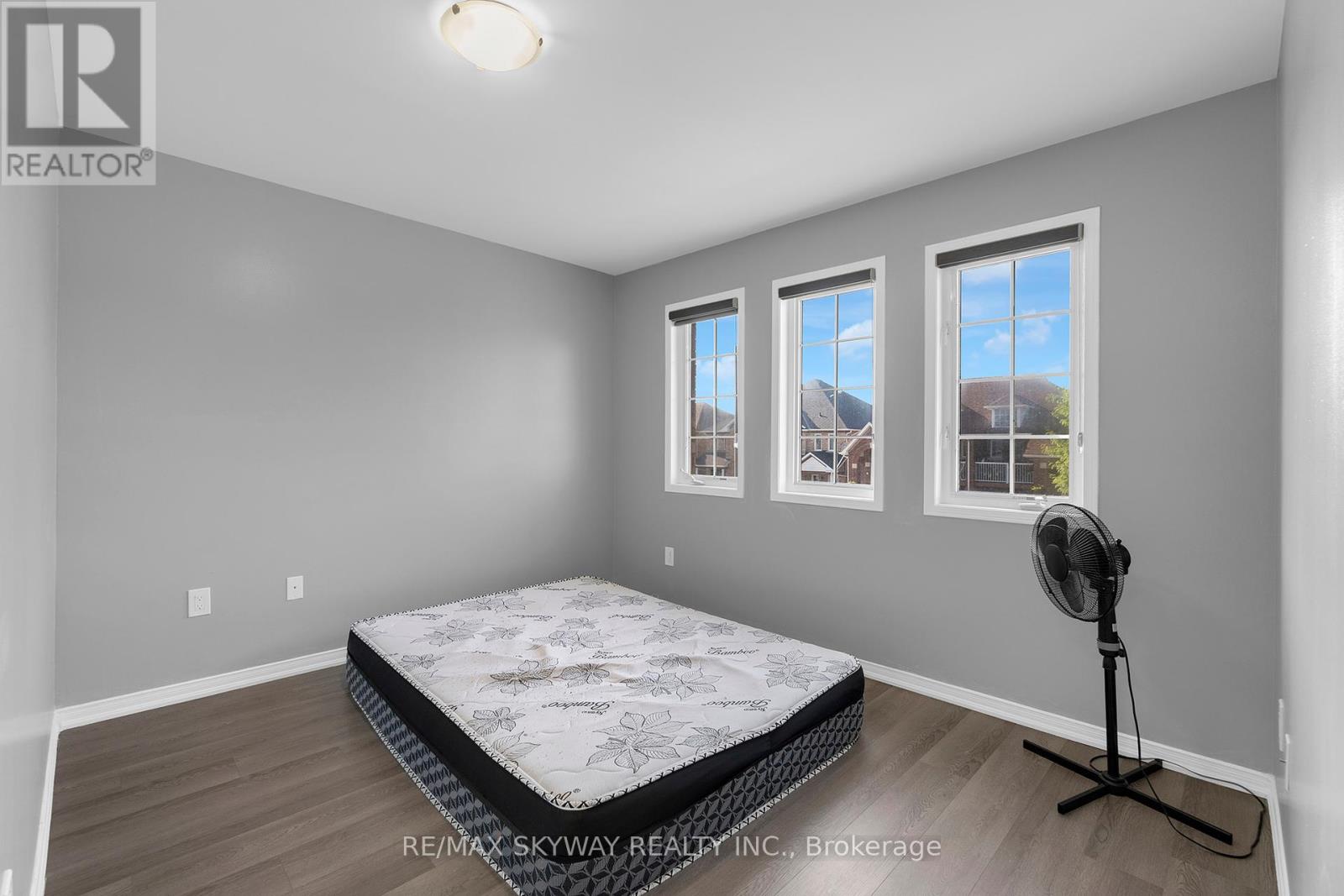19 Rednor Drive, Brampton (Brampton East), Ontario  L6P 1P4 - Photo 23 - W12193651