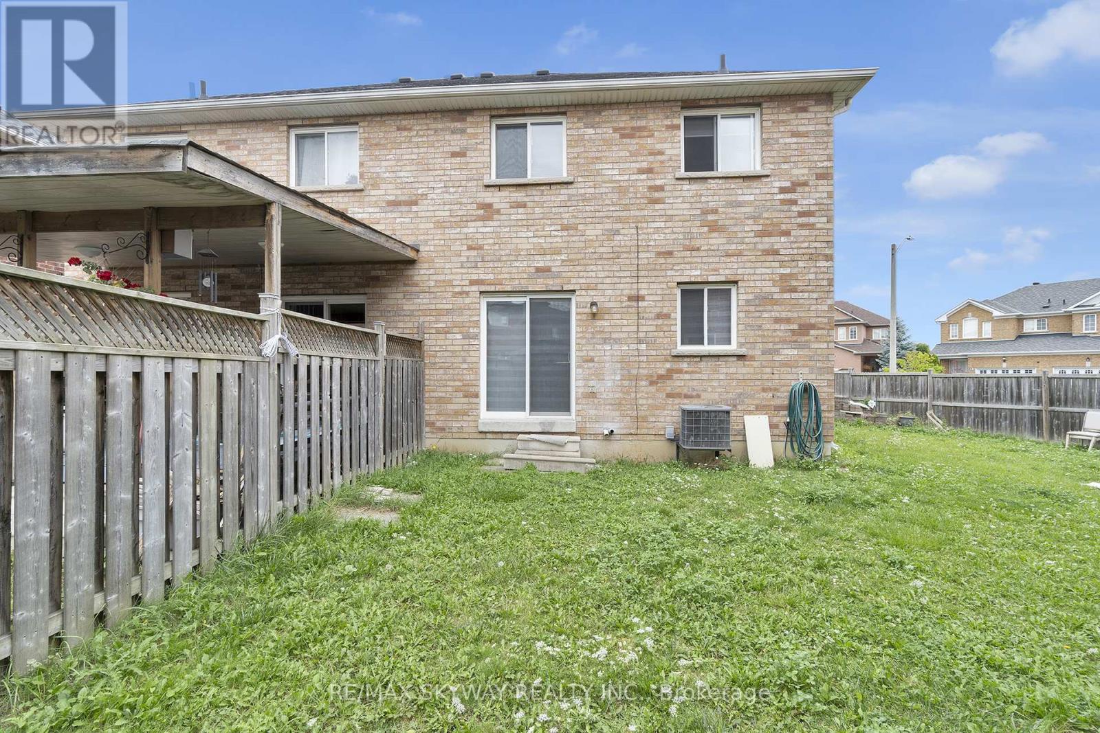 19 Rednor Drive, Brampton (Brampton East), Ontario  L6P 1P4 - Photo 43 - W12193651