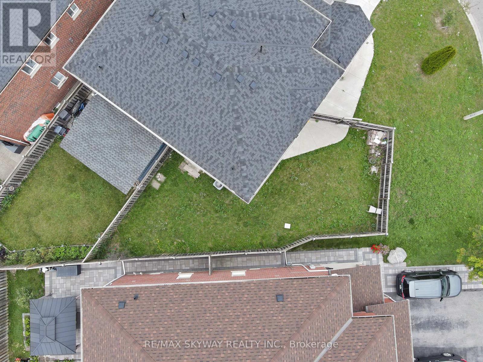 19 Rednor Drive, Brampton (Brampton East), Ontario  L6P 1P4 - Photo 45 - W12193651