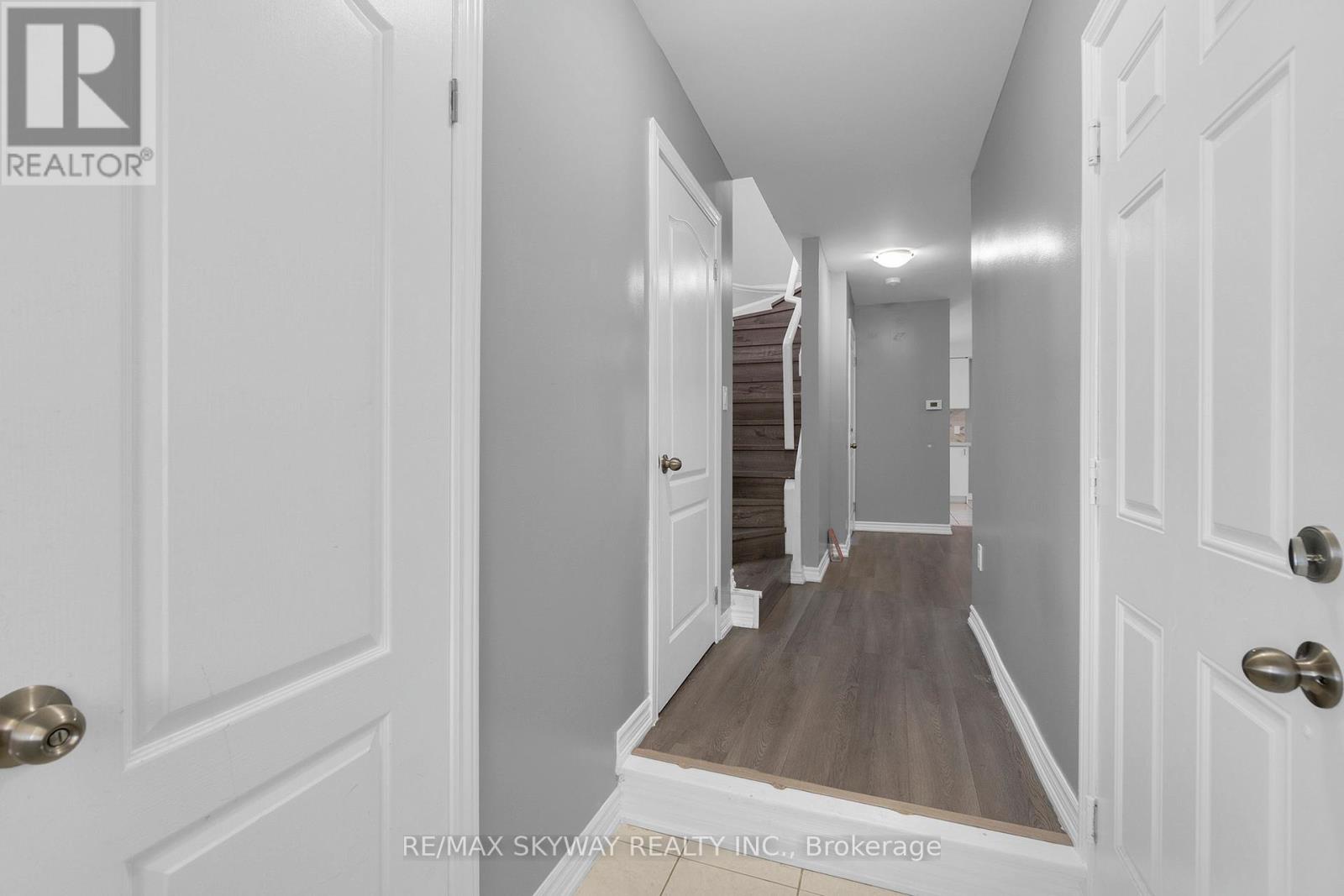 19 Rednor Drive, Brampton (Brampton East), Ontario  L6P 1P4 - Photo 9 - W12193651