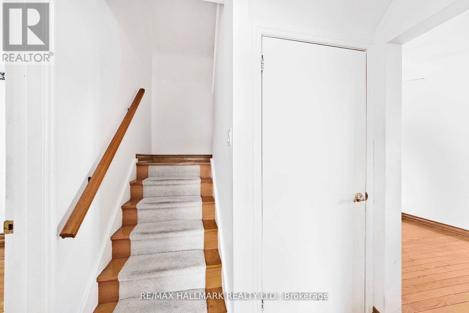 17 Tofield Crescent, Toronto, Ontario  M9W 2B8 - Photo 17 - W12275999