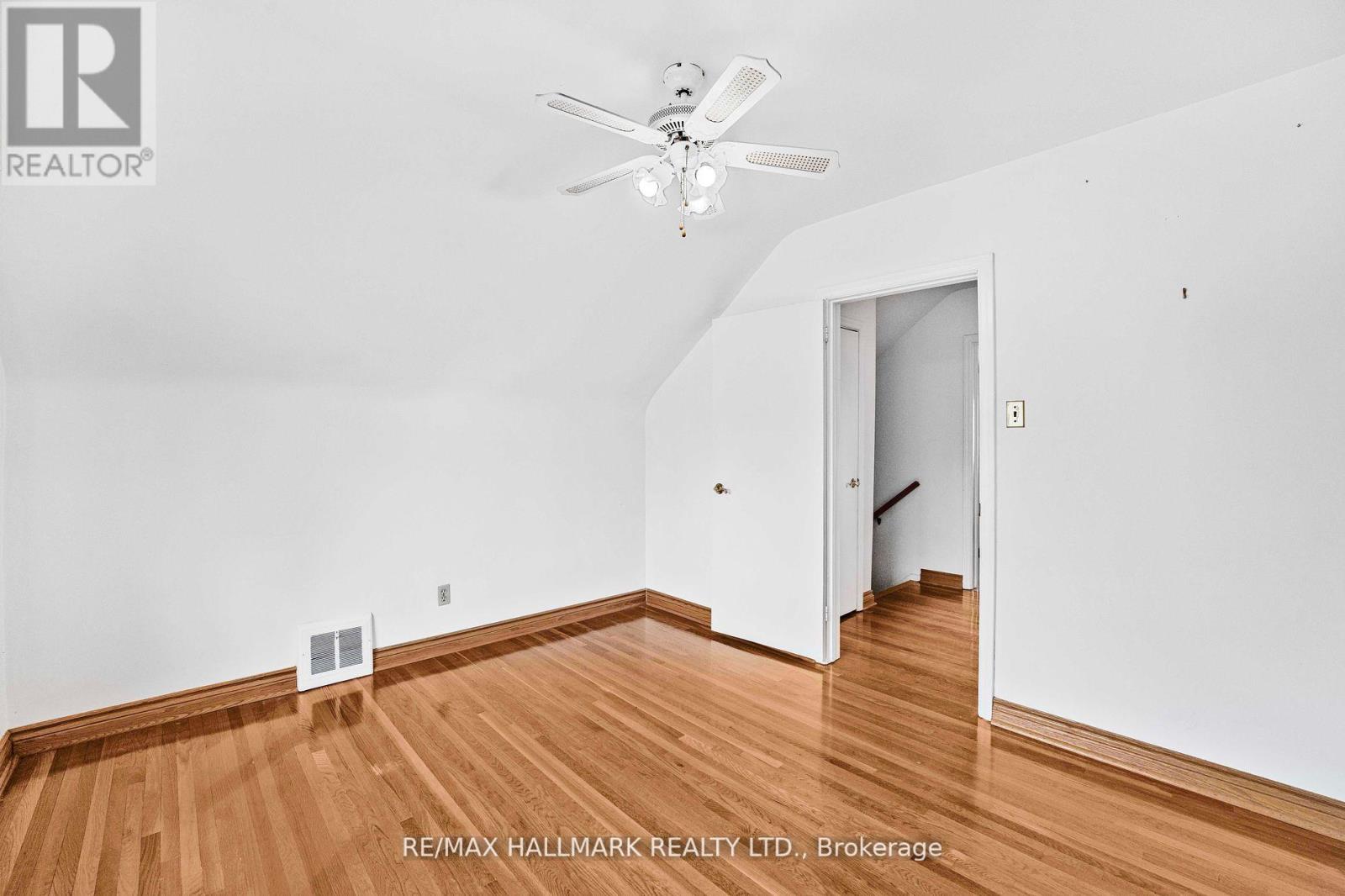 17 Tofield Crescent, Toronto, Ontario  M9W 2B8 - Photo 20 - W12275999
