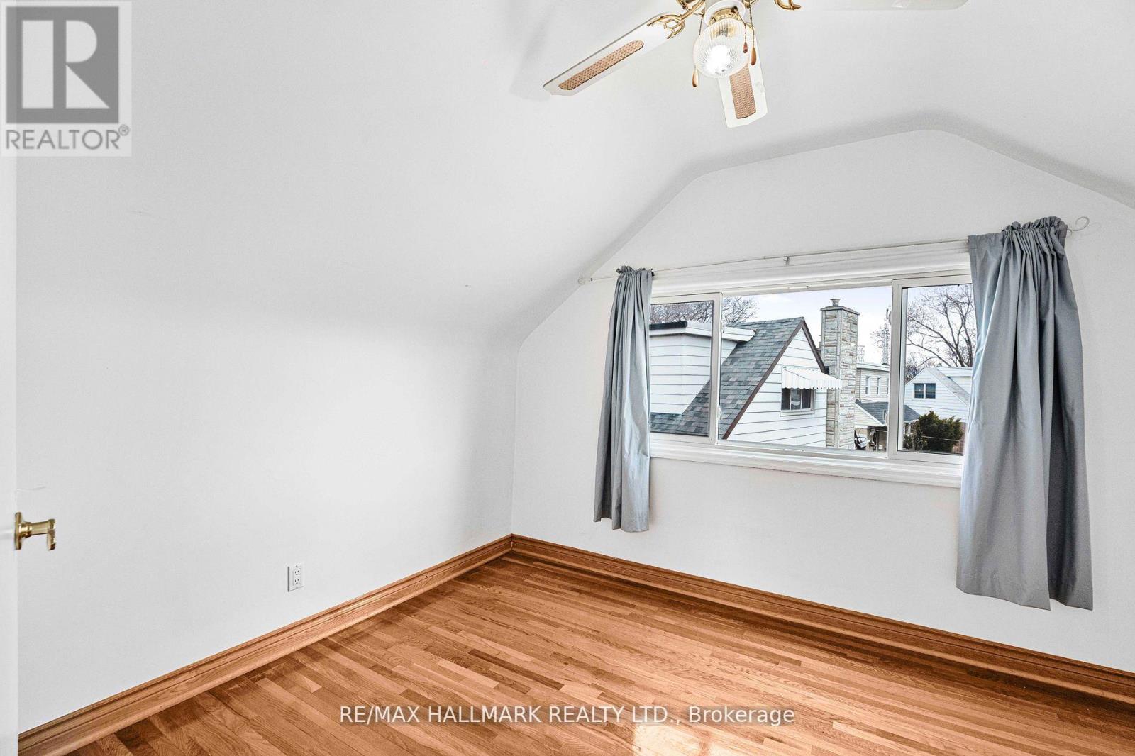 17 Tofield Crescent, Toronto, Ontario  M9W 2B8 - Photo 22 - W12275999