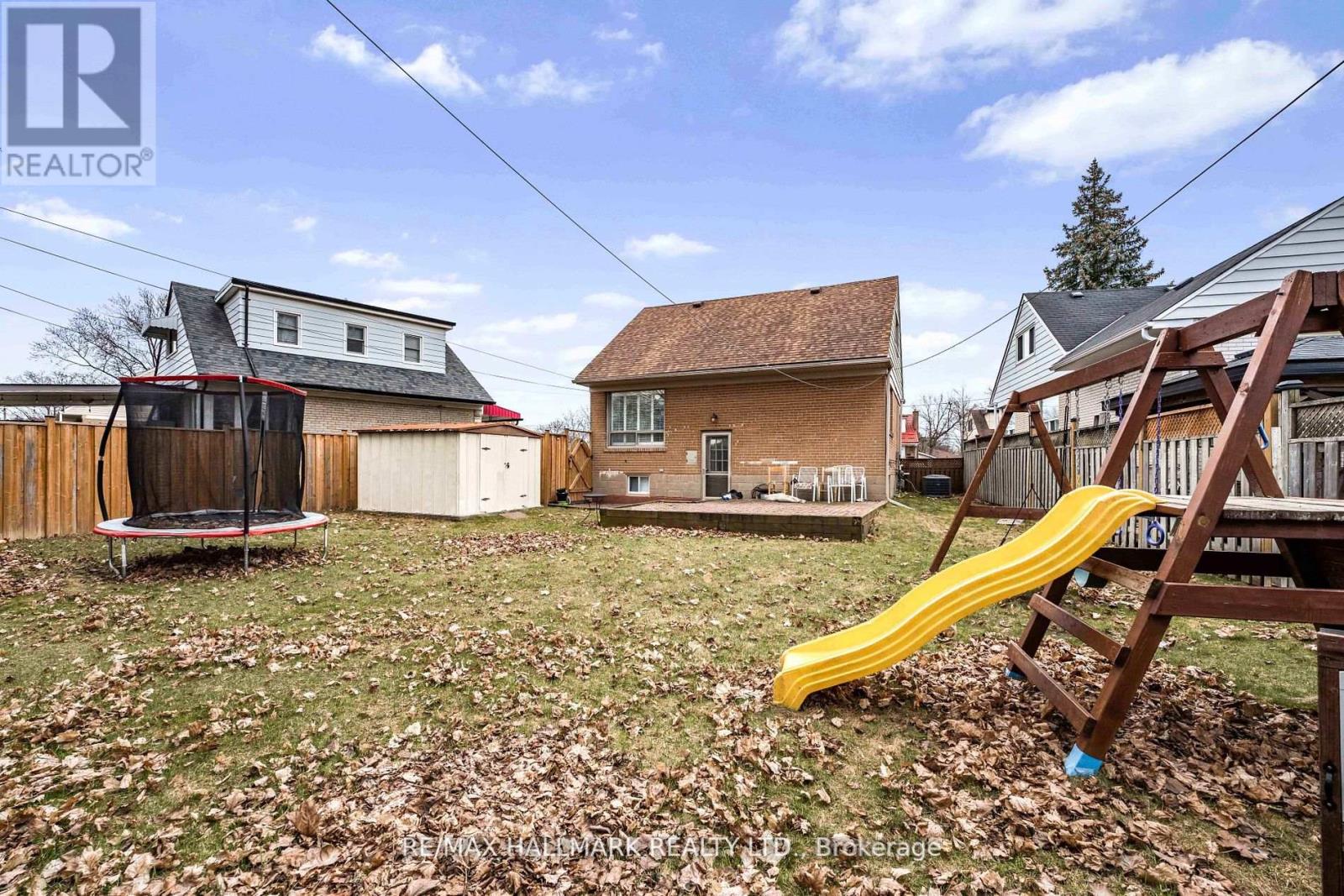 17 Tofield Crescent, Toronto, Ontario  M9W 2B8 - Photo 34 - W12275999