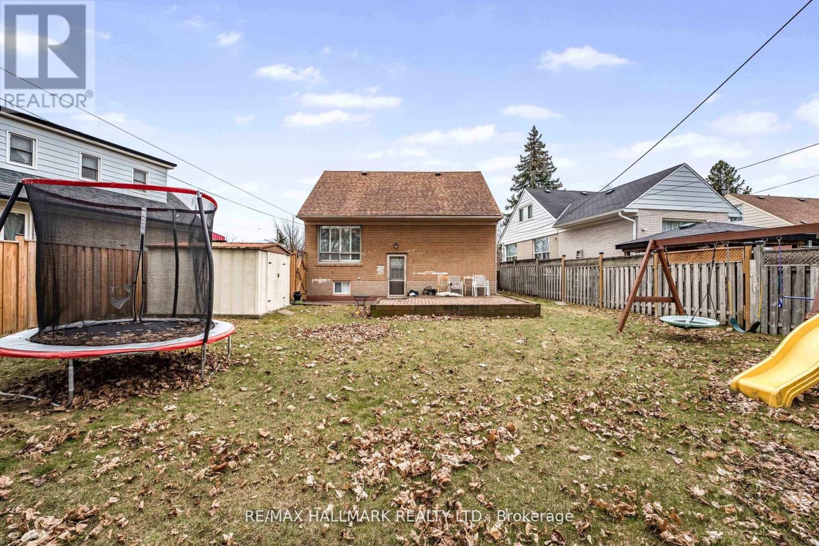 17 Tofield Crescent, Toronto, Ontario  M9W 2B8 - Photo 35 - W12275999