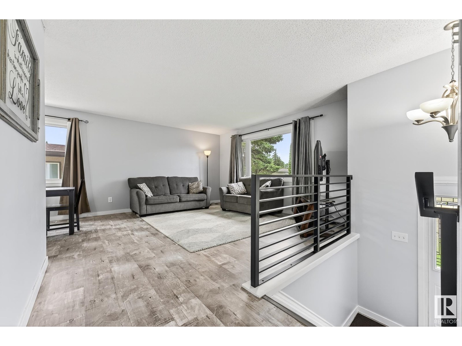 Property at 62 MISSION ST image 3