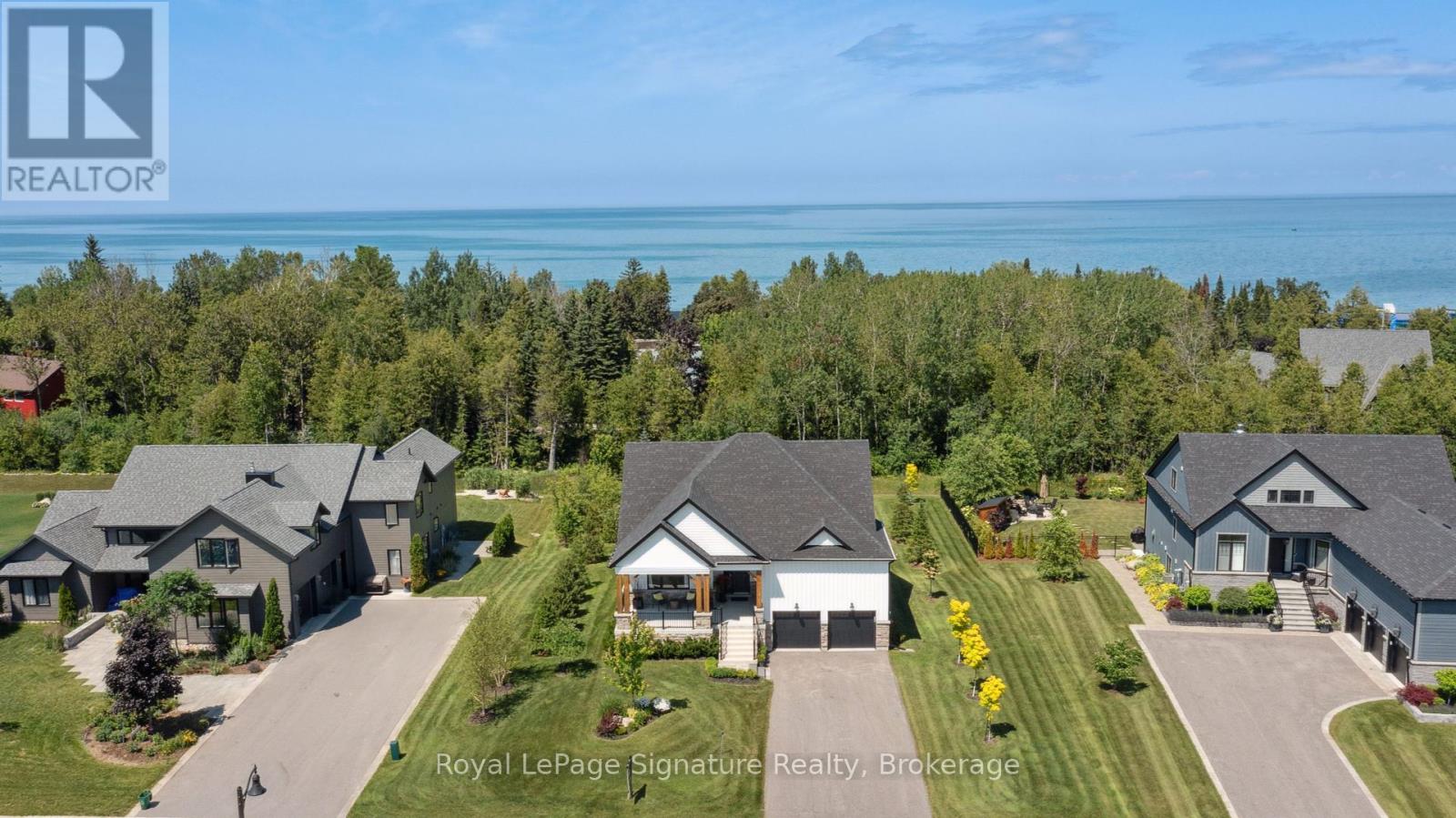 116 Timber Lane, Blue Mountains, Ontario  N0H 2P0 - Photo 3 - X12259189