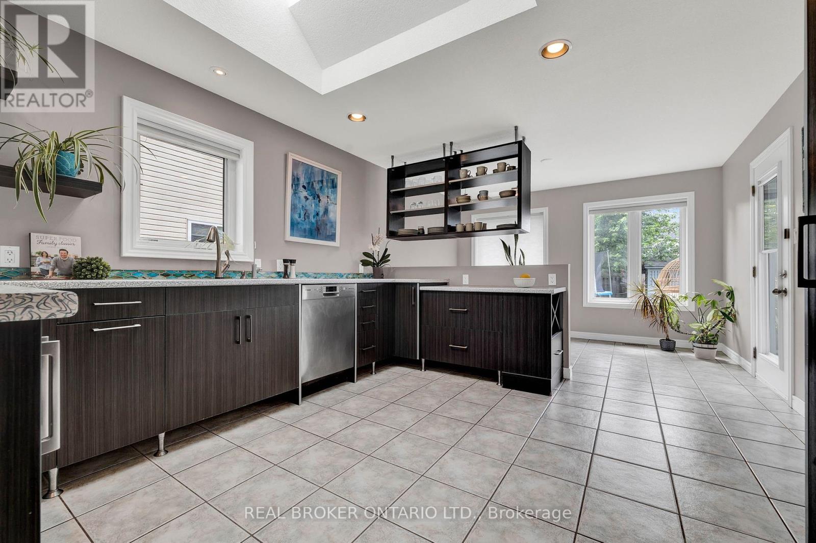 Property at 19 ZOEGER COURT image 5