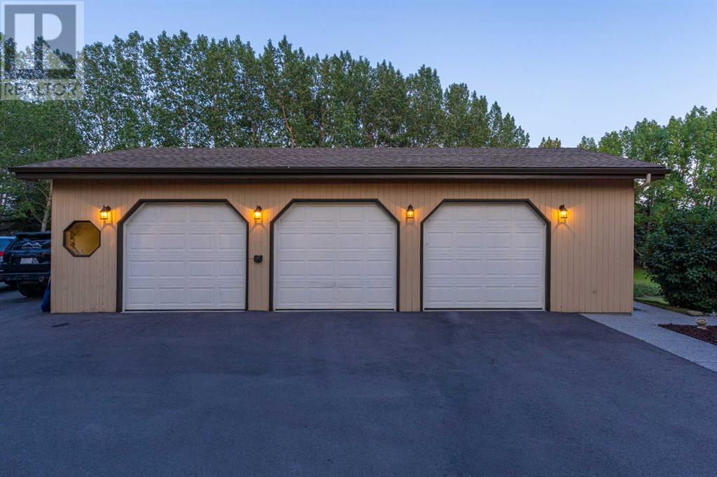 Property at 116 Bearspaw Village Crescent image 5