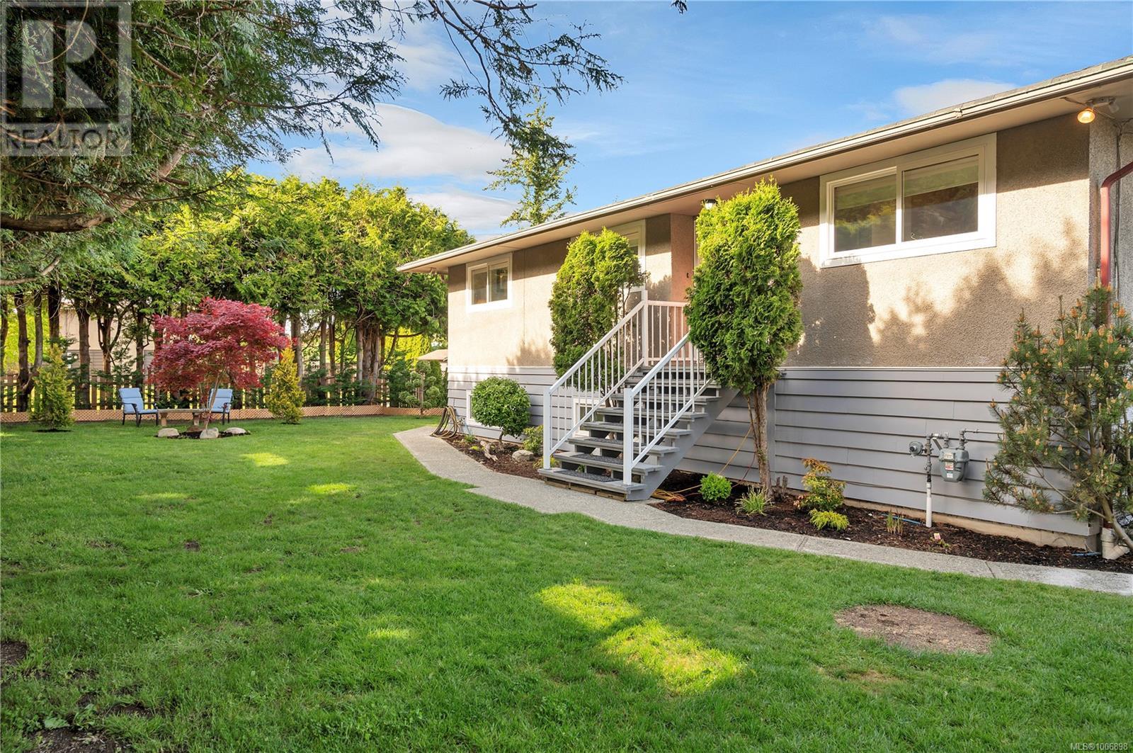 Property at 87 Ocean View Rd image 5