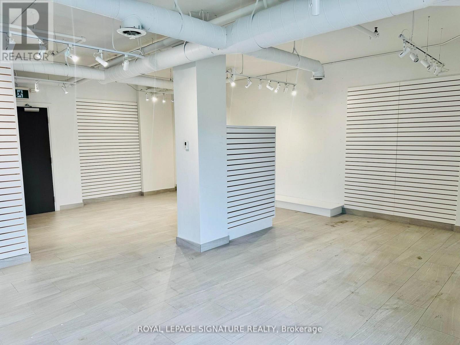 Unit 109 - 3330 Bur Oak Avenue, Markham, Ontario  L6B 1P4 - Photo 5 - N12276178