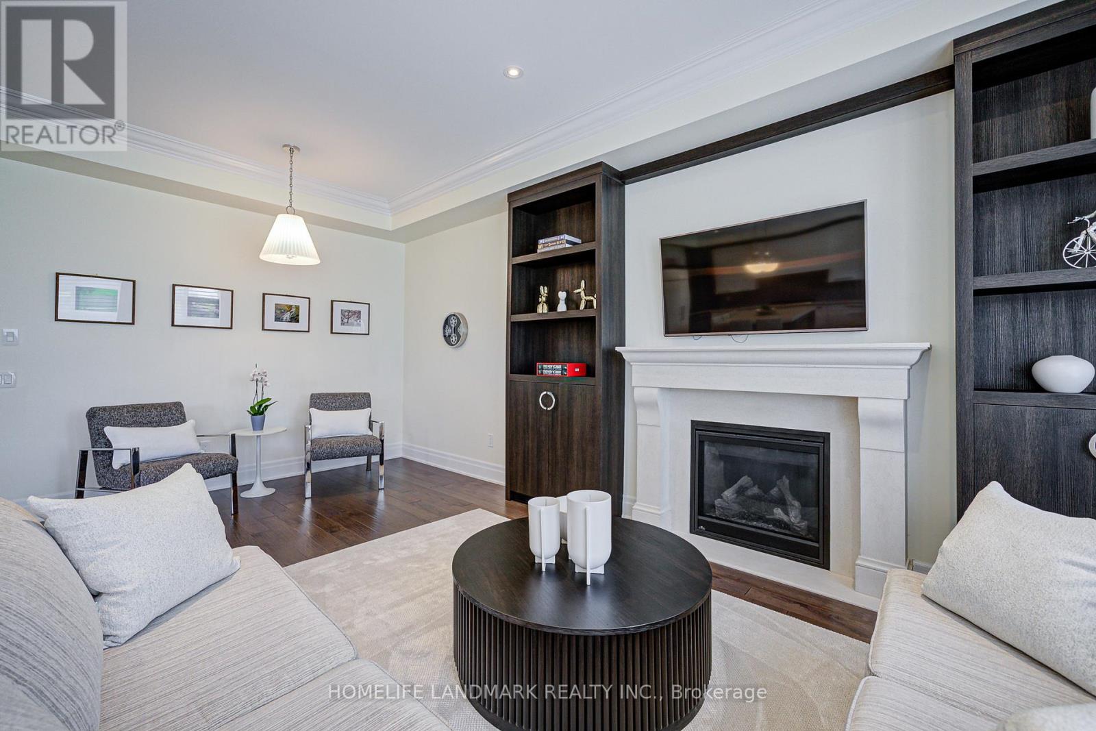 343 Tudor Avenue, Oakville, Ontario  L6K 0G8 - Photo 14 - W12276202