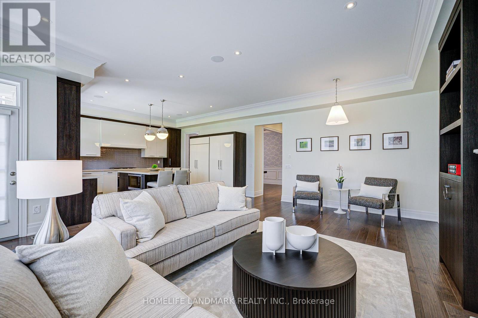 343 Tudor Avenue, Oakville, Ontario  L6K 0G8 - Photo 15 - W12276202