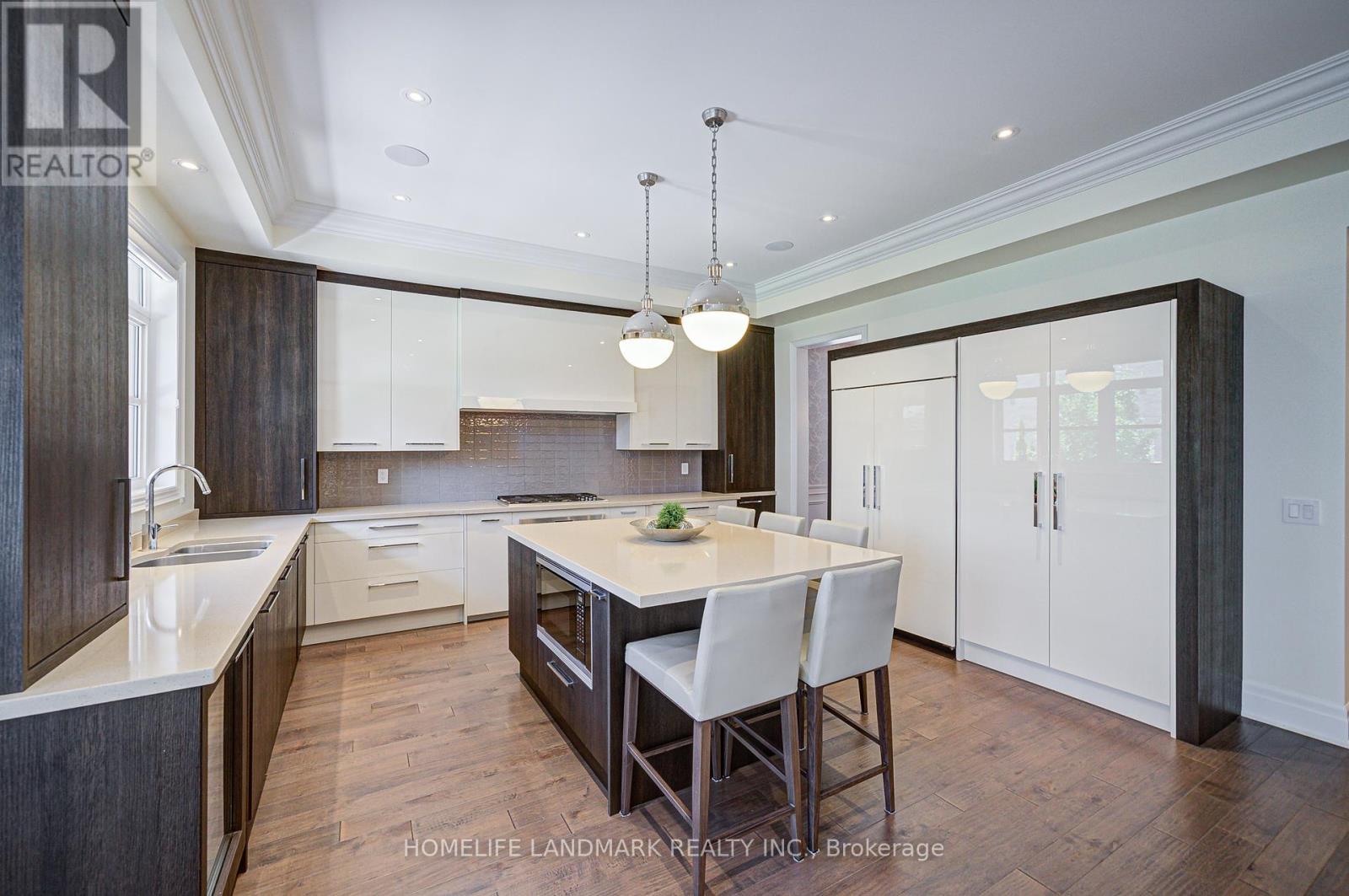 343 Tudor Avenue, Oakville, Ontario  L6K 0G8 - Photo 18 - W12276202