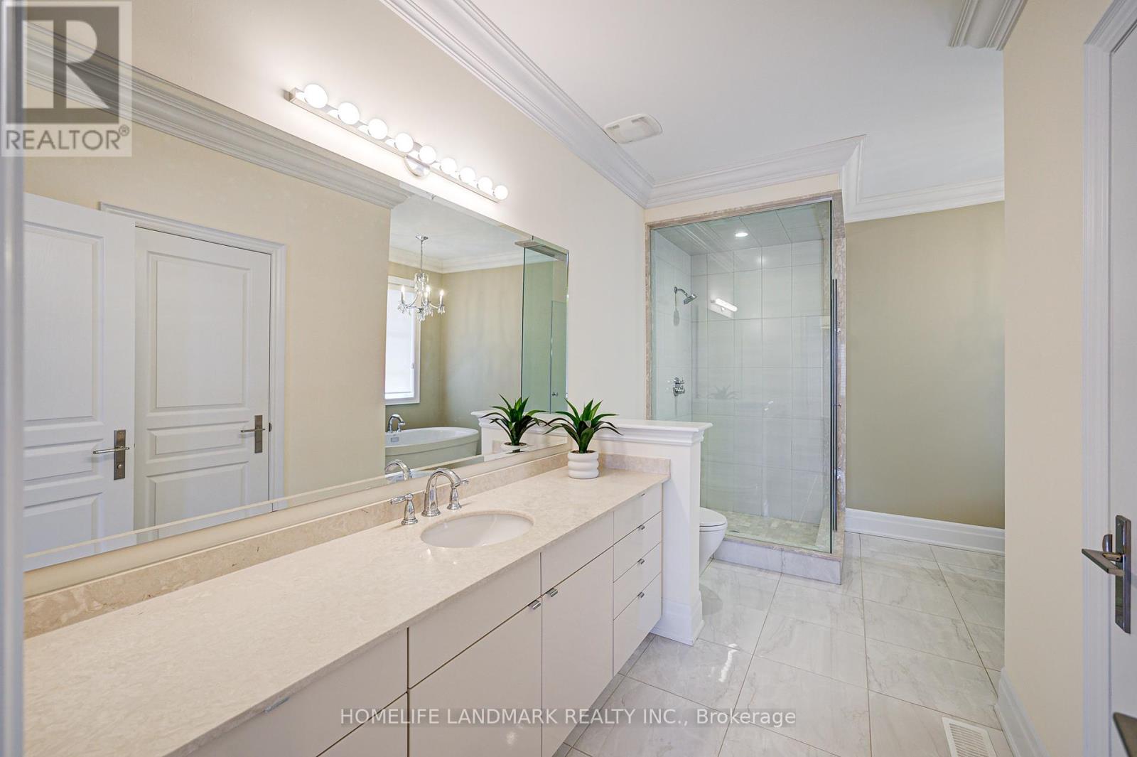 343 Tudor Avenue, Oakville, Ontario  L6K 0G8 - Photo 27 - W12276202