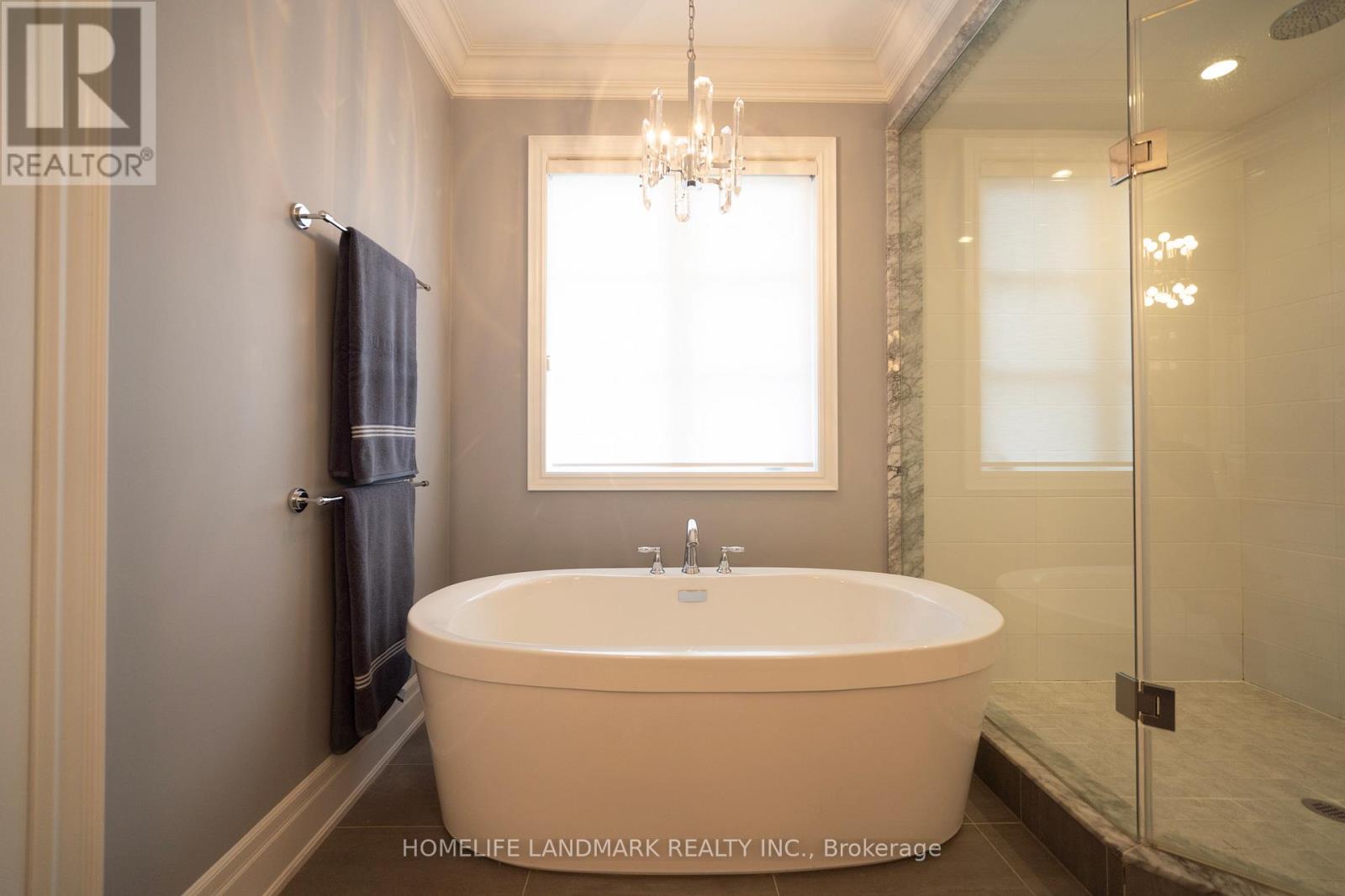 343 Tudor Avenue, Oakville, Ontario  L6K 0G8 - Photo 32 - W12276202