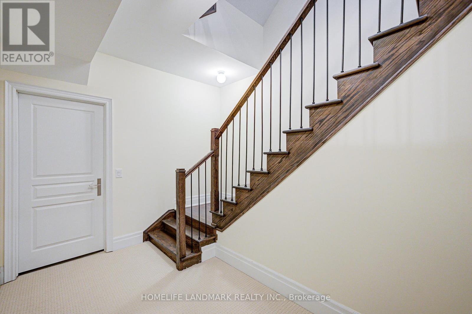 343 Tudor Avenue, Oakville, Ontario  L6K 0G8 - Photo 37 - W12276202