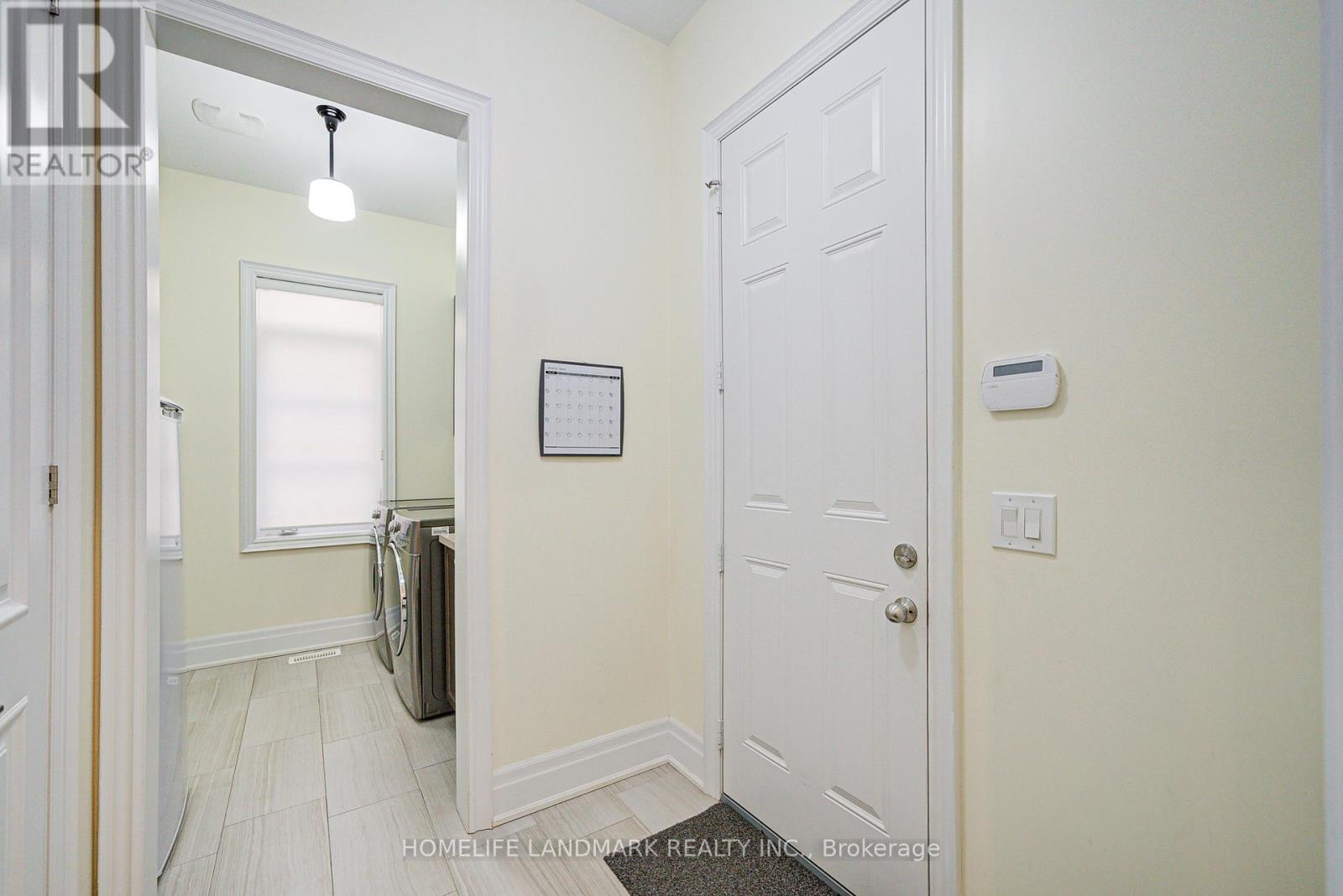 343 Tudor Avenue, Oakville, Ontario  L6K 0G8 - Photo 8 - W12276202