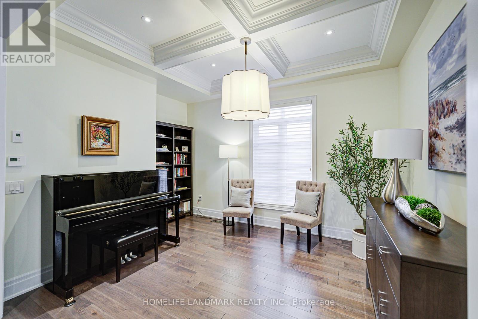 343 Tudor Avenue, Oakville, Ontario  L6K 0G8 - Photo 9 - W12276202