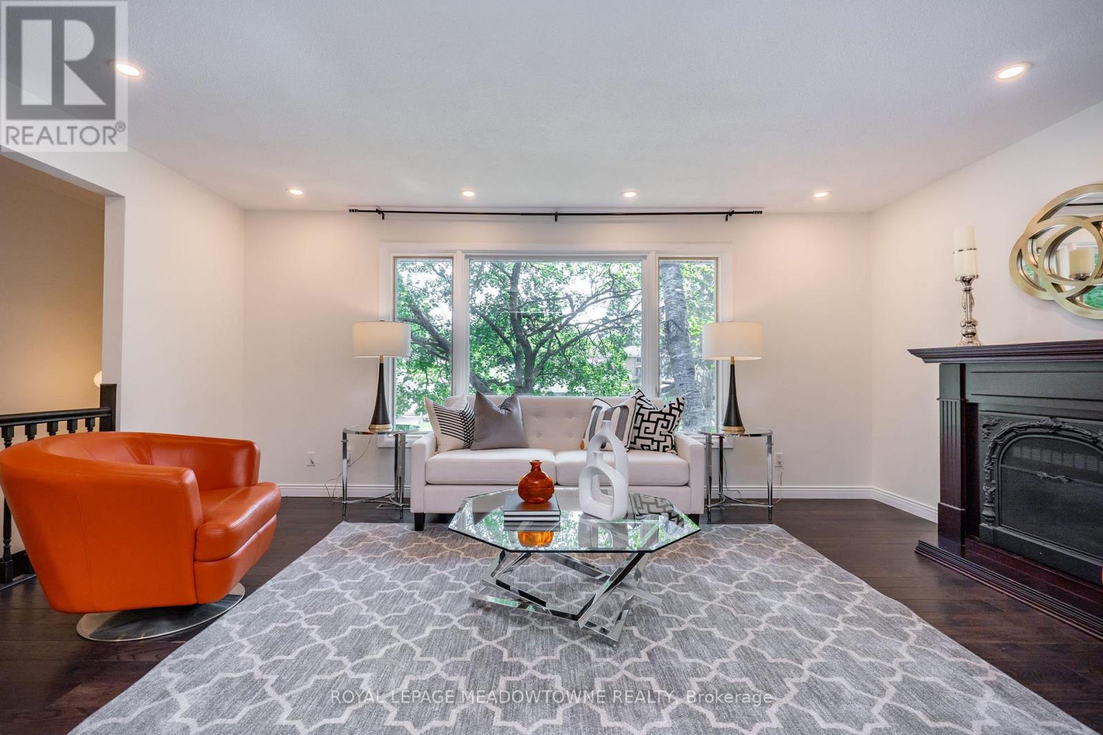 Property at 230 KRIBS STREET image 3