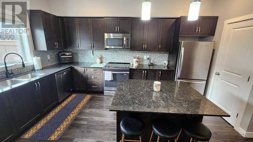Property at 389 Midtown Gate SW image 2