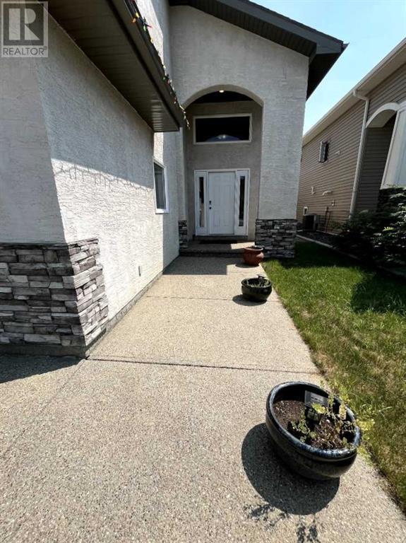 Property at 226 Gateway Manor S image 2